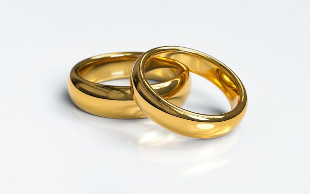介護職を続けながら結婚生活は成り立つのか？