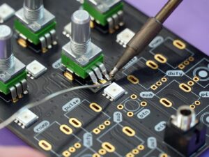 シングルマザーが介護職を選ぶメリットとは？