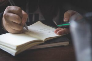 介護福祉士の資格を取るべき理由とは？