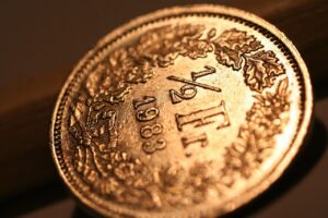介護職の退職金がない場合、転職するべきかどうか？