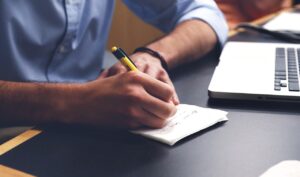 介護職場見学で押さえておきたいポイントは？