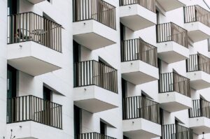 介護の転職でエージェント利用時、住宅手当ありの求人はどう探す？