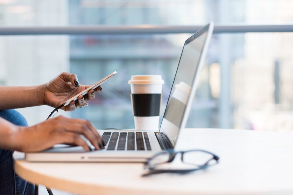 介護転職エージェントで昇給ありの求人は本当に見つかる？